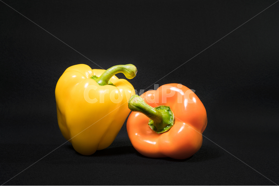 파프리카,피망,채소,음식,건강,야채,채식,노랑,주황,오렌지,녹색,초록,검정,배경,paprika,bellpepper,vegetable,yellow,orange,green,black,background,웰빙,wellbeing,조각상,동상,석상,조형물,statue,bronze statue,stone statue,누끼,remove background