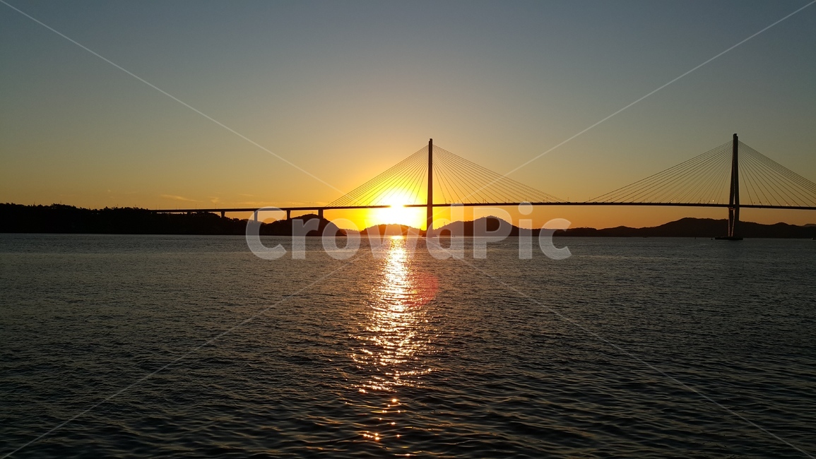 nature,자연,outdoors,sunlight,햇빛,bridge,다리,sky,하늘,황혼,sunset,일몰