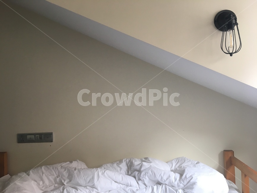 침대,다락방,다락,호텔,침구,게스트하우스,방,bedroom,가구,furniture,room,숙소