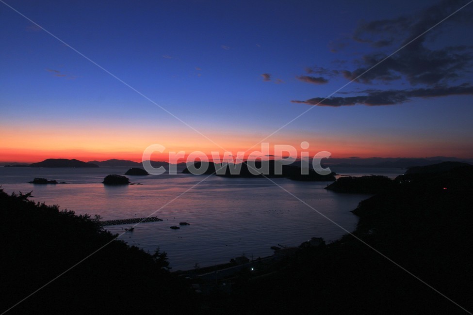seaocean,beauty,pretty sky,sight,Korean natural scenery,Korean natural scenery sea,korealandscape,red sky,nature,Sunset Observatory,island,Tongyeong,south sea,Emotional photo,coast,outdoors,a flaming sunset,redsky,sunset,Dalla Park,Have a tea ceremony,Wal