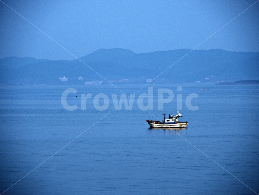 바다,배,비네팅,고독,느림의미학,자연,풍경,nature,landscape,산업,industry,industrial,어업,fishery,fishing industry,교통,교통수단,traffic,transportation,vehicle,차량,watercraft,선박,boat,보트,land,땅,outdoors,옥외