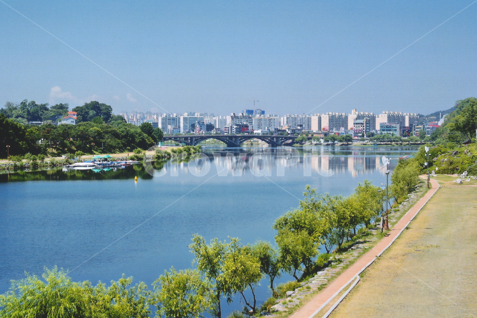 자연,풍경,nature,landscape,봄,여름,계절,spring,summer,season,도시,town,city,urban,cityscape,파란,하늘,blue,sky,강,하천,river,공원,강변,산책로,진주,남강