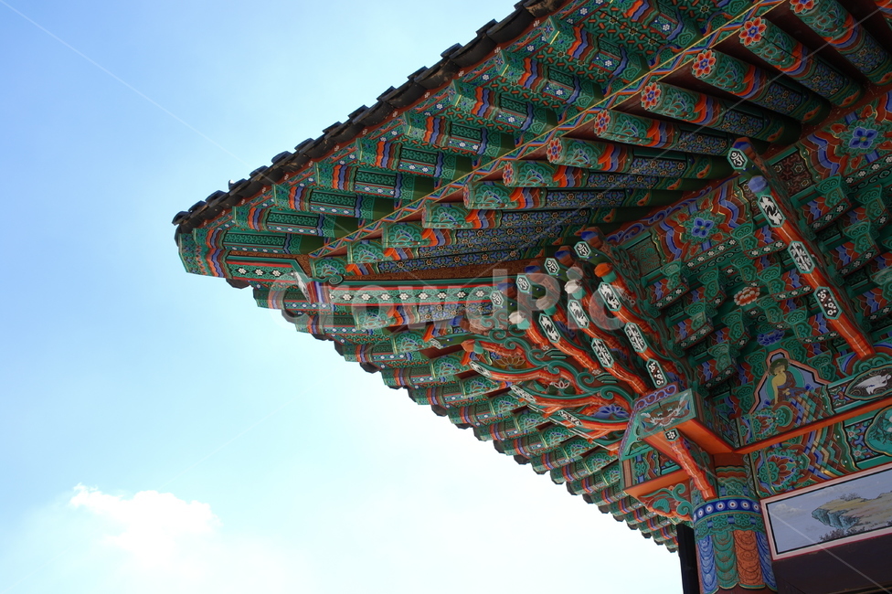 건축물,건물,절,처마,자연,풍경,구름,하늘,한국,건축양식,korea,한국전통,한국문화,korean traditional,korean culture,건축물,건물외관,exterior,building,structure,architecture,construction