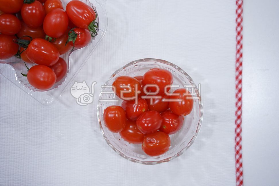 Cherry tomato,fruit,embankment,tomato,food