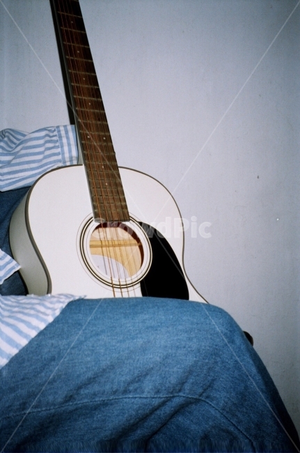 기타,사물,겨울,음악,고독,감성,sensible,feeling,악기,음향기기,musical instrument,musical equipment