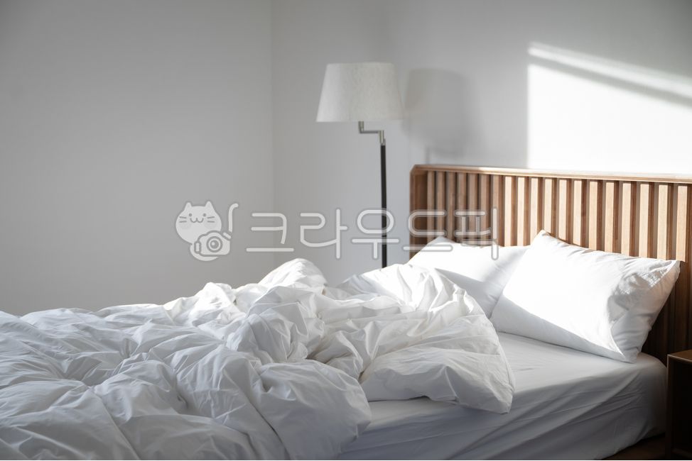 bed,deco,shadow,unorganized,Clean,inside,house,White space,interior,Modern,minimalism,bedding,trim,white,cushion,crumpled,pension,hotel,blank wall,stand,fluffy,pure white,decoration,empty room,disheveled,bedroom,room,sunlight,White,Inner room,light,empty 