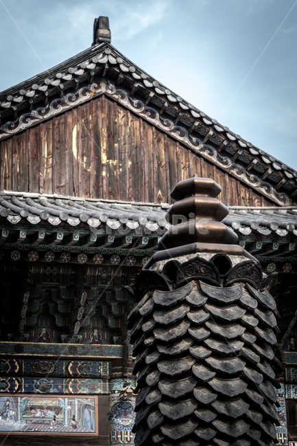 절,처마,처마끝,기와,전통건축,한국건축,전통,전통미,건물,building,건축물,architecture,지붕,roof,도심속,서울절,사찰,한국전통,한국문화,korean traditional,korean culture,건축물,건물외관,exterior,building,structure,architecture,construction