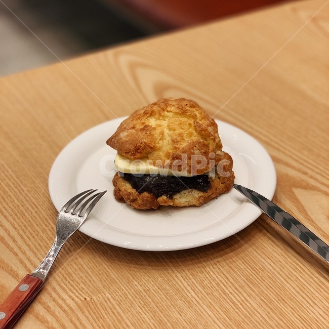 스콘,디저트,빵,간식,앙버터,카페,음식,식재료,요리,food,cook,meal,dishes,food reserves,디저트,간식,후식,dessert,snack