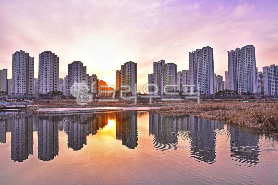city,Misa New City,subscription,parcel out,building,peaceful,At sunset,Apartment complex,Trading,residence,high rise building,town,reflection,real estate,Dusk,House,water,highrise,new city,urban,outdoors,background,sunset,lease,nightfall,lake,water shadow