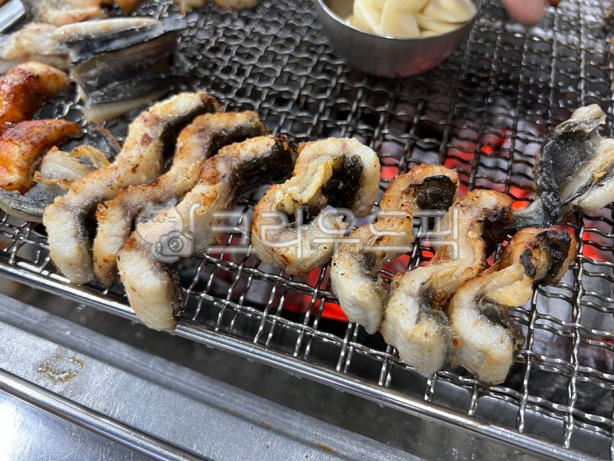 Charcoal grill,eat out,Grilled Fish,eel,Eel dish,salt grilled,Seasoned grilled eel,fish dishes,meal,Seasoned grilled food,Grilled Eel,Grilled eel,fish,cooking