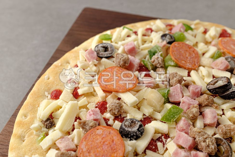 close up,Easy,ingredient,frozen pizza,Instant,frozen,convenience food,cold,sauce,food,cheese,meal,pizza,flour,grocery,Food Ingredients,ingredients,topping