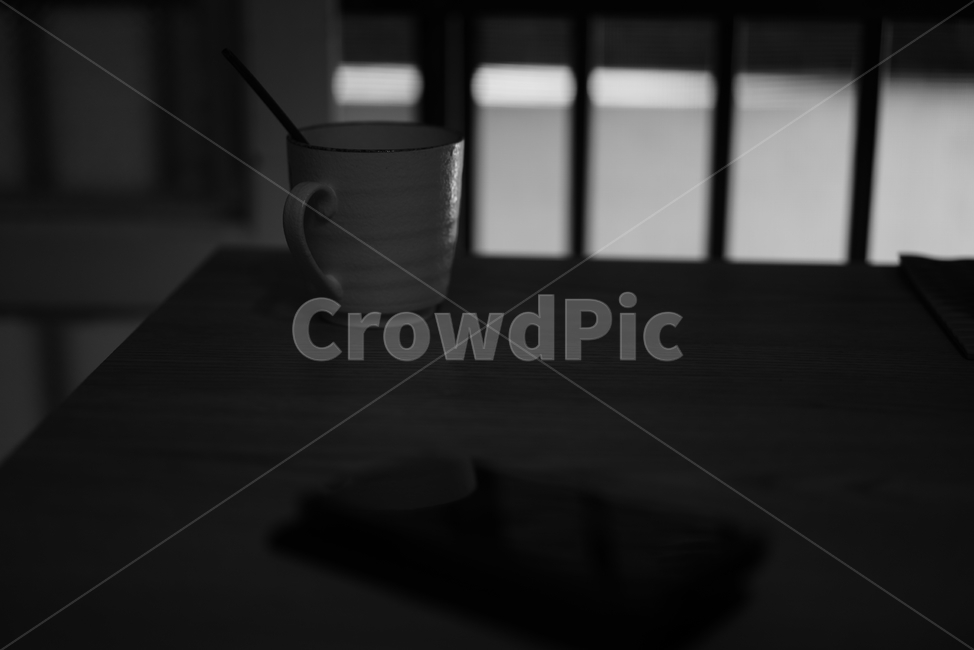 느낌,차,티타임,tea,cup,휴식,컵,유리,쉼,어둠,분위기,머그컵,일상,감성,음료수,drink,beverage,흑백,모노톤,monochrome,black and white