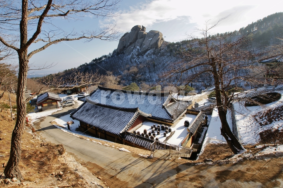 화암사,금강산,장독대,설경,사찰,풍경,겨울,계절,winter,season,한국전통,한국문화,korean traditional,korean culture