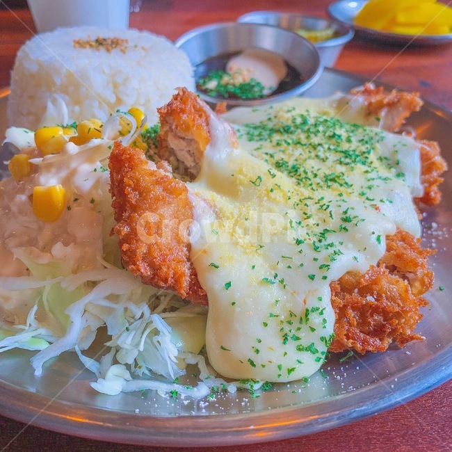 돈가스,음식,돈가츠,일상,데이트,감성,여유,음식,식재료,요리,food,cook,meal,dishes,food reserves,양식,서양음식,서양요리,western food,western dishes,western meal,western cook