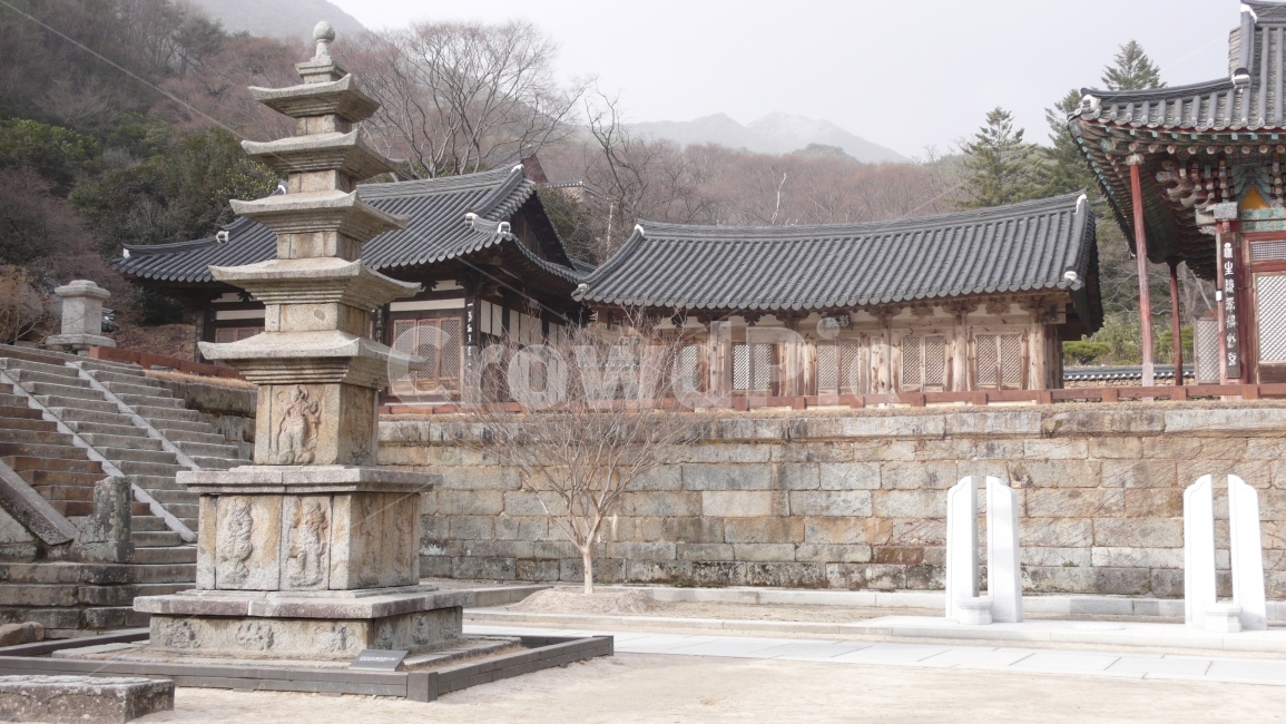 절,탑,사찰,돌계단,지붕,전통,한국전통,한국문화,korean traditional,korean culture,조각상,동상,석상,조형물,statue,bronze statue,stone statue,종교,신앙,religion,belief,faith