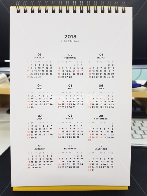 달력,탁상달력,캘린더,2018,일정,년,월,일,사무실,기념일,날짜,일자,요일,1월,2월,3월,4월,5월,6월,7월,8월,9월,10월,11월,12월,주간,월간,디자인,이벤트,휴일,계획,시즌,화이트,겨울,봄,여름,가을,일정관리,오브젝트,생활,비즈니스,사업,business,service,work,사물,물건,오브젝트,thing,object,matter