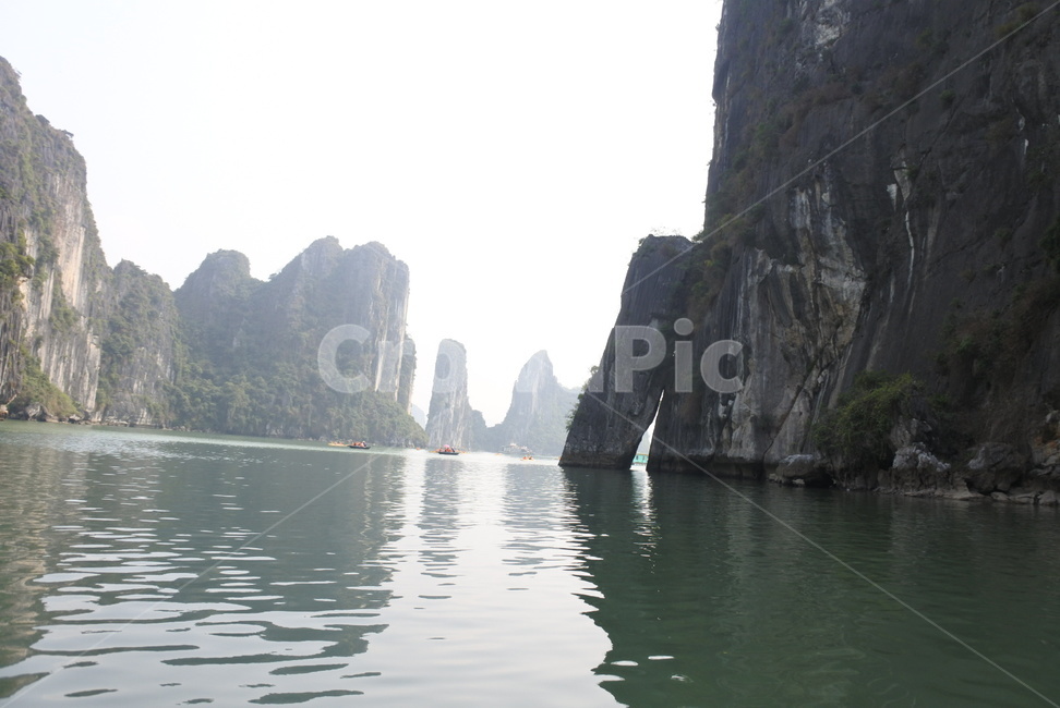 자연,베트남,하롱베이,힐링,풍경,자연,풍경,nature,landscape,해외,외국,세계,foreign,oversea,world,세계자연풍경,해외자연풍경,외국자연풍경,world nature landscape,outdoors,옥외,cliff,낭떠러지,promontory,곶