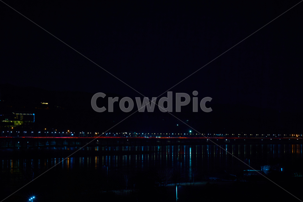 야경,도로,도심,강,다리,물그림자,도시,건물,건축,city,building,dark,darkphoto,nightlight,road,야경,밤,풍경,nightscape,night,landscape,nature,자연,outdoors,옥외