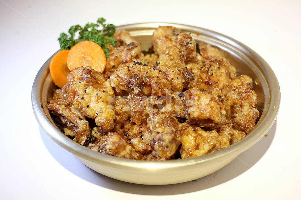간장치킨,치킨,닭튀김,chicken,통닭,음식,식재료,요리,food,cook,meal,dishes,food reserves