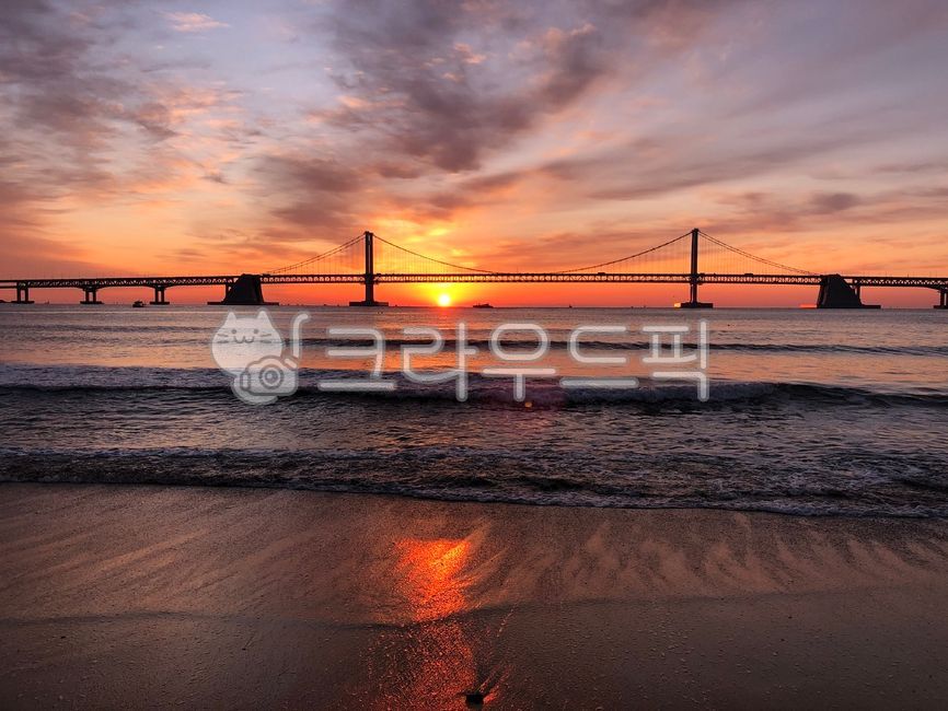 해돋이,새해,광안리,광안대교,nature,자연,outdoors,옥외,sky,하늘,beach,해변,coast,해안,sea,바다,shoreline,해안선,water,물,waterfront,horizon,수평선