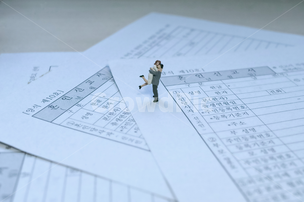 혼인,혼인신고,혼인신고서,부부,결혼,신혼,증인,동의자,혼인당사자,가정,남편,부인,아내,신랑,신부,작성,서류,혼인성립,결혼기념일,청첩장,카드,미니어처,결혼,혼례,웨딩,wedding,marriage,marry,연출,컨셉,콘셉,direction,concept