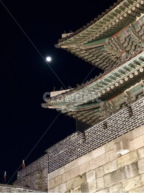 달,달빛,보름달,화성,성,수원,수원화성,야경,밤,풍경,nightscape,night,landscape,한국전통,한국문화,korean traditional,korean culture,건축물,건물외관,exterior,building,structure,architecture,construction,shrine,신사,pagoda,탑,worship,예배,건물