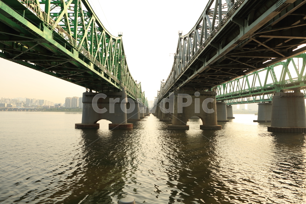 철로,다리,한강철교,한강,철교,건축물,건물외관,exterior,building,structure,architecture,construction