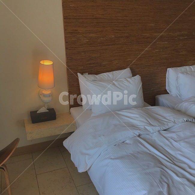 침대,조명,베개,이불,bed,인테리어,실내디자인,interior design