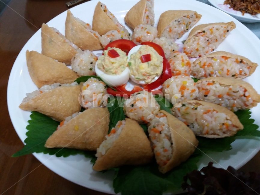 유부초밥,음식,당근,쌀밥,접시,깻잎,달걀,음식,식재료,요리,food,cook,meal,dishes,food reserves