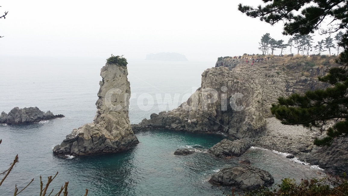제주도,제주도풍경,제주도바다,제주도섬,바다,하늘,돌섬,jejudo,jejuisland,sky,jejusea,제주바다,제주도해안,제주도절벽,제주도절경,절경,경치,제주도경치,절벽