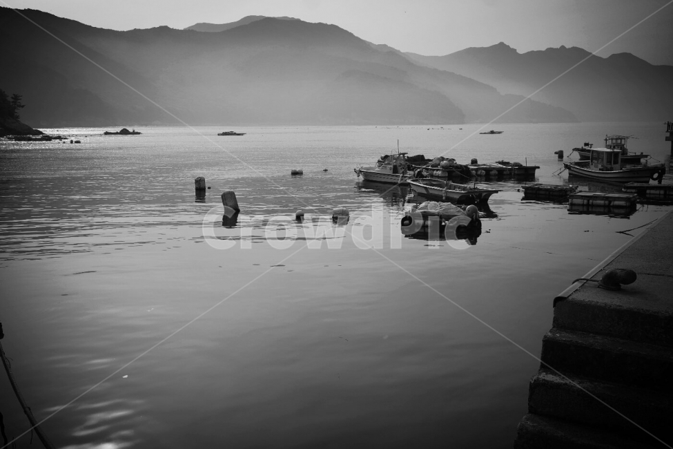 배,바다,흑백,감성,여행,일상,풍경,자연,풍경,nature,landscape,흑백,모노톤,monochrome,black and white,교통,교통수단,traffic,transportation,water,물,waterfront,워터 프론트,pier,교각,port,포트,vehicle,차량,watercraft,선박,boat,보트
