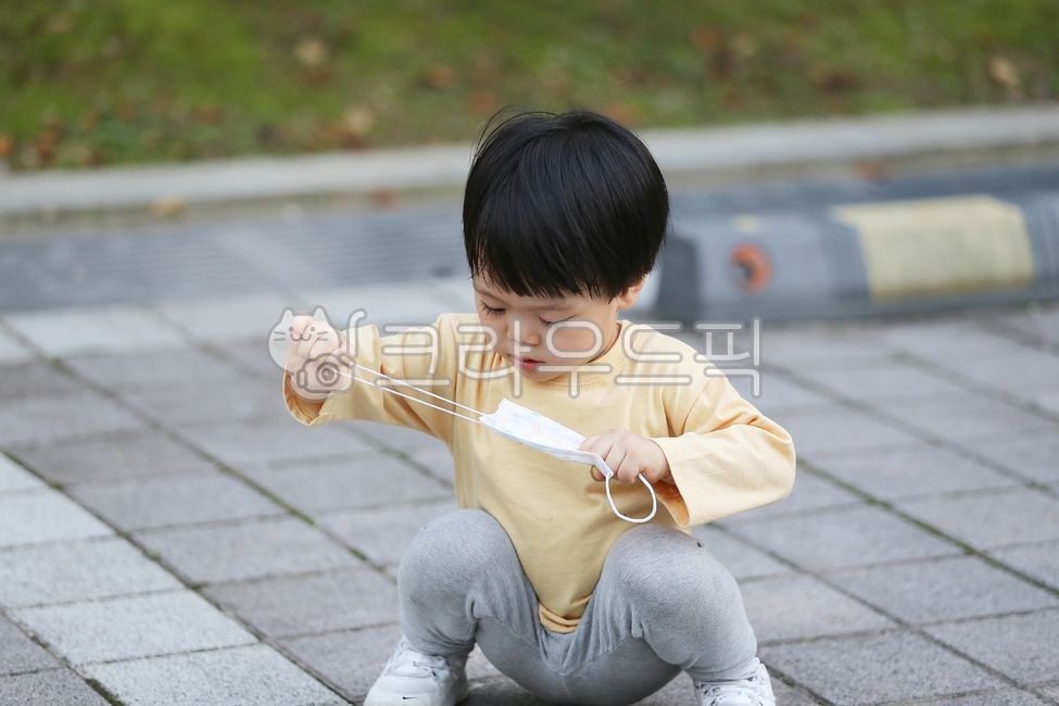 4세아이,남자아이,3세아이,마스크,마스크싫어,마스크찢기,분노