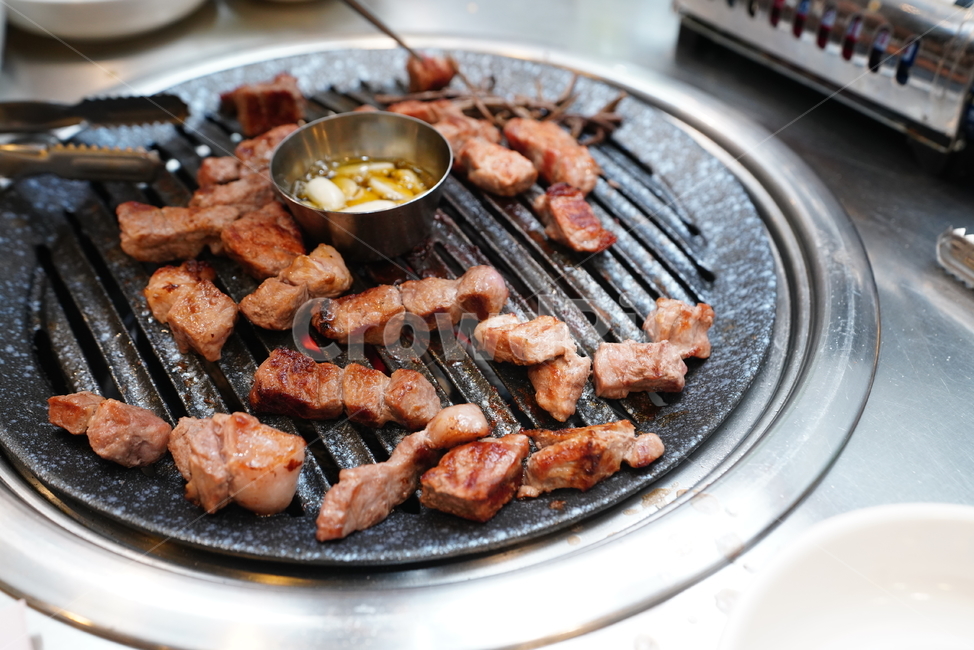 고기,돼지,음식,푸드,안주,식사,먹거리,목살,육식,육류,안주거리,불판,모임,디너,먹방,구이,음식,식재료,요리,food,cook,meal,dishes,food reserves,육류,고기,meat,한식,한국음식,한국요리,korean food,korean dishes,korean meal,korean cook