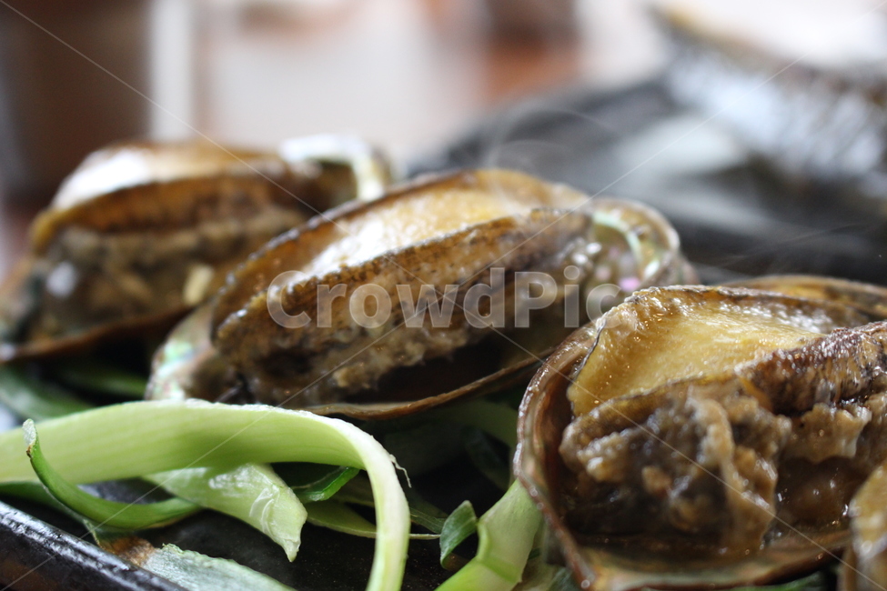 음식,전복,전복요리,연기나는전복,돌판위전복,전복구이,음식,식재료,요리,food,cook,meal,dishes,food reserves,수산물,해산물,fishery products,seafood