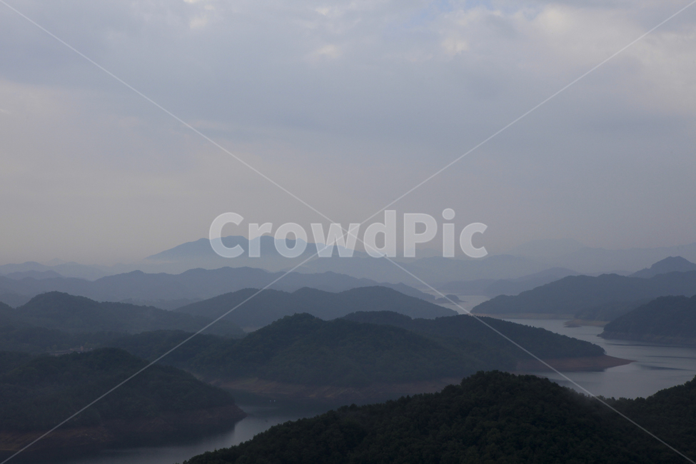 대청호수,산,호수,안개,풍경,여름,자연,풍경,nature,landscape,한국자연풍경,한국자연경관,korea nature landscape,mountain range,산맥,outdoors,옥외,mountain,slope,경사