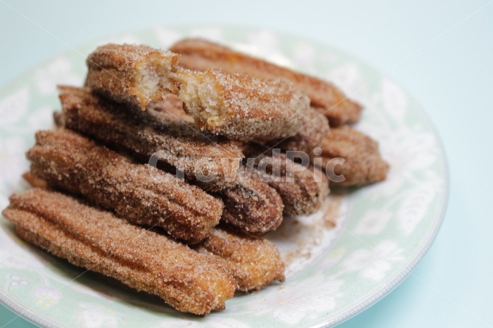 츄러스,시나몬,간식,설탕,놀이동산,길거리음식,달달함,쫄깃함,레시피,빵,bread,길쭉한,추로스,음식,식재료,요리,food,cook,meal,dishes,food reserves