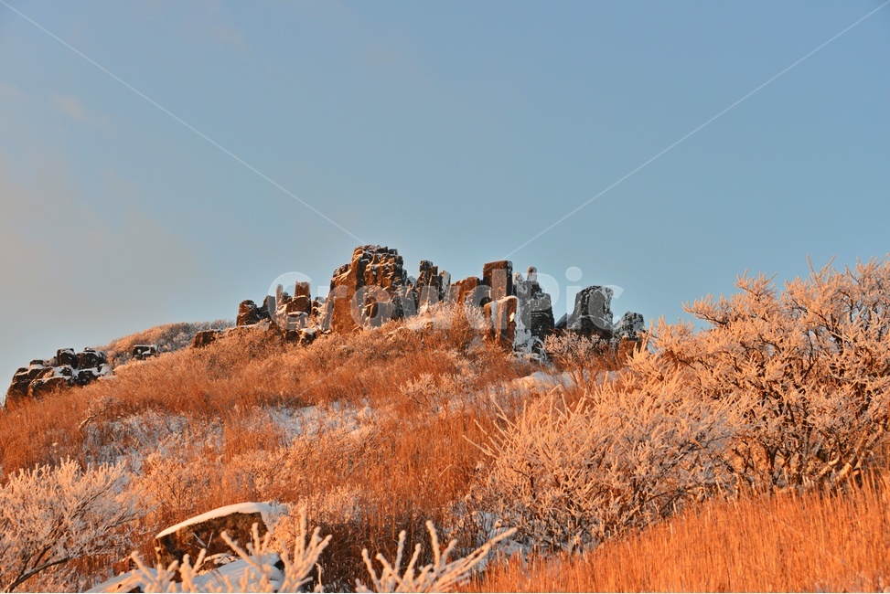 nature,자연,outdoors,옥외,dawn,새벽,sky,하늘,redsky,붉은하늘,light,빛,flare,플레어,sunrise,해돋이,상고대,무등산,무등산누애봉,누애봉,무등산설경,누애봉일출,무등산일출,여명,아침,주상절리대,억새,자연,풍경,nature,landscape