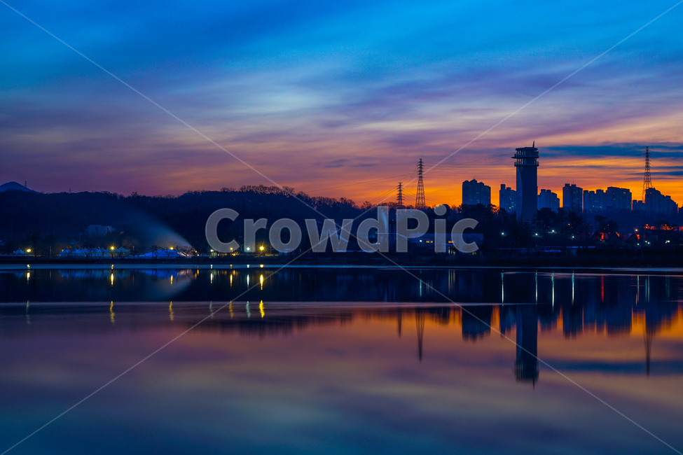 호수,여명,해돋이,일출,구름,하늘,감성,새벽,반영,투영,풍경,야경,밤,풍경,nightscape,night,landscape,도시,city,한국도시풍경,한국도시경관,korea cityscape,nature,자연,outdoors,옥외,sky,red sky,붉은 하늘,sunset,일몰,dawn,dusk,황혼