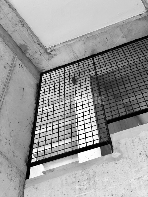흑백,건물,계단,회색,콘크리트,흑백,모노톤,monochrome,black and white,건축물,건물외관,exterior,building,structure,architecture,construction