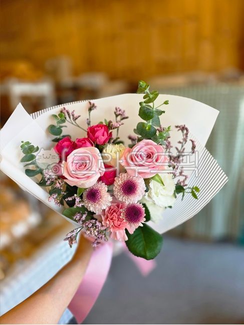 꽃다발,꽃,생일선물,기념일,장미,카네이션,국화,flower,식물