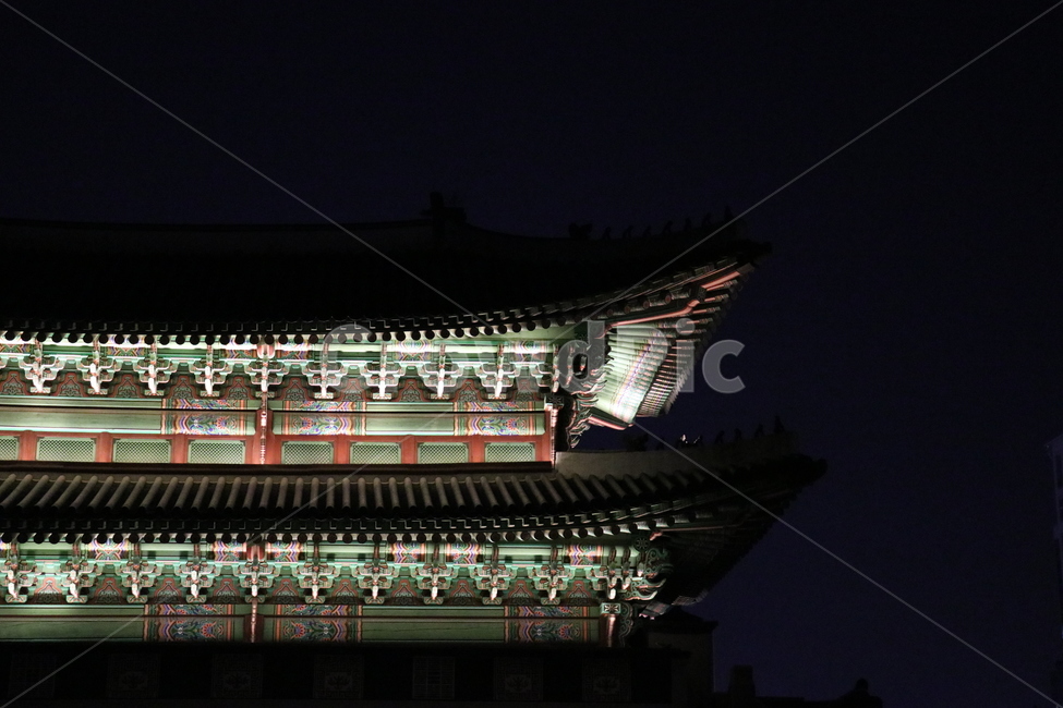 경복궁,야간개장,광화문,야경,한국전통,한국,전통,한옥,밤,빛,어둠,건물,문,야경,밤,풍경,nightscape,night,landscape,한국전통,한국문화,korean traditional,korean culture,랜드마크,landmark,tourist attraction,한국랜드마크,한국관광지,한국명소,korea landmark,korea tourist attraction,건축물,건물외관,exterior,building,structure,architecture,construction,pagoda,탑,worship,예배,shrine,신사