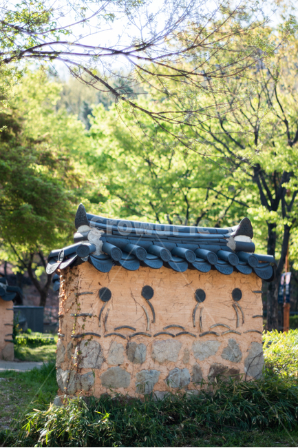 한옥,황토,담장,기와,기외담장,한국전통,한국문화,korean traditional,korean culture,휴식,힐링,rest,relaxation,healing,건축물,건물외관,exterior,building,structure,architecture,construction