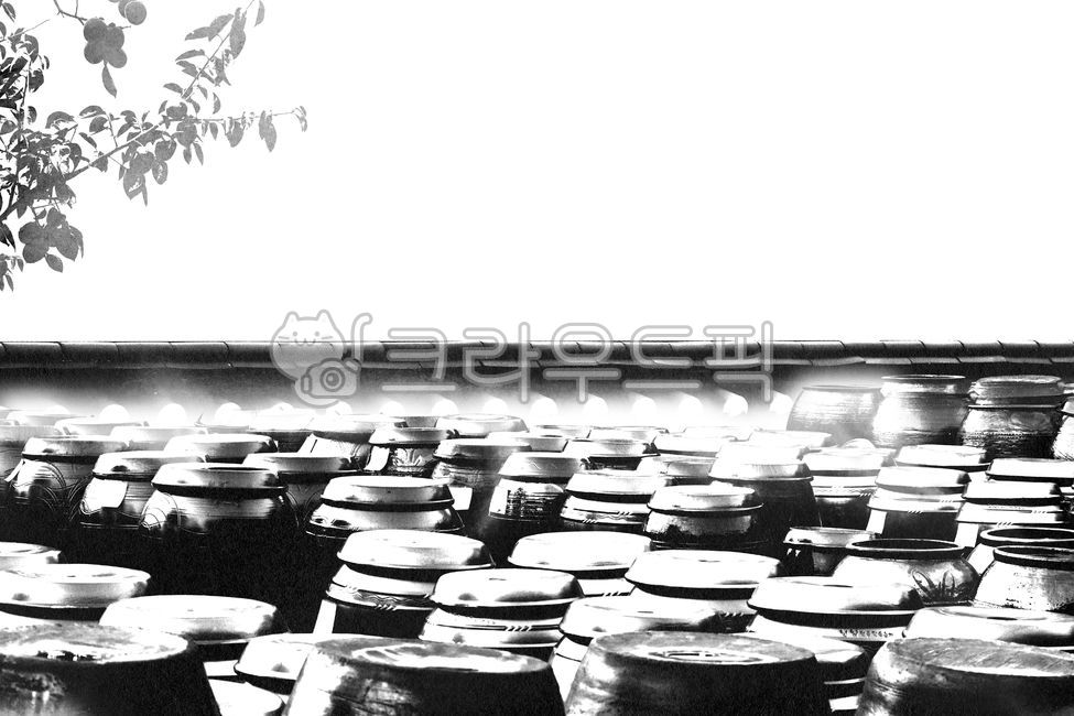 palace,kimchi,Jangdokdae,tree branch,ink,crock pot,ink painting,korea,background,Korean painting,tradition,smear,Watercolor,Grayscale,fence,wall,old palace,Korean tradition