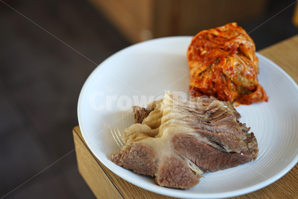 수육,보쌈,고기,육류,한식,요리,음식,김치,보쌈김치,반찬,음식,식재료,요리,food,cook,meal,dishes,food reserves,육류,고기,meat,한식,한국음식,한국요리,korean food,korean dishes,korean meal,korean cook