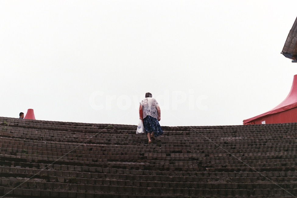 할머니,계단,사람,노인,필름,인간,grandmather,stairs,person,old,film,감성