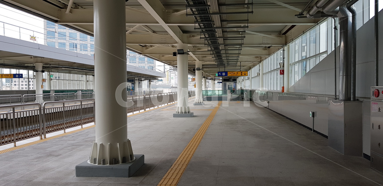 역사,공허,기다림,실외,조용,교통,교통수단,traffic,transportation