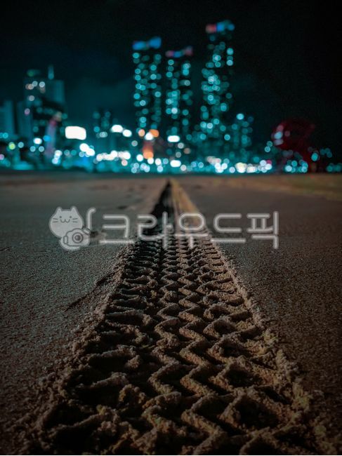 night view,city,road,night,marks,Sea,white sand beach,lights,footprints