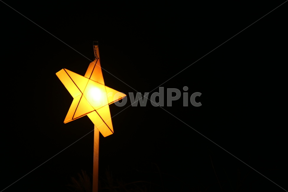 별,축제,조명,밤,야경,별빛,야경,밤,풍경,nightscape,night,landscape,조각상,동상,석상,조형물,statue,bronze statue,stone statue,lamp,램프,symbol,상징,lighting,star symbol,별표 기호