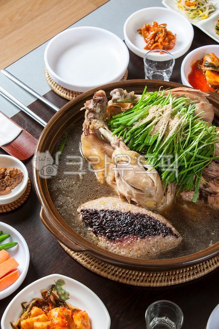 Gospel of Words,chicken,Chicken dishes,Oriental medicine duck stew,Boiled Chicken,Yeongyangtang,Oriental medicine chicken stew,Baeksuk,Boiled rice dish,double gospel meal,Healthy cuisine,Hanjeongsik,Boiled Duck,wellbeing,healthy food,Wellbeing food,Tradit