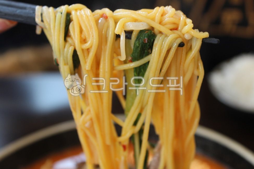 Malatang,noodle dish,stew,noodles,beef,Malatangmyeon,Chinese food,vegetable,food,fish cake,cooking,tofu,vermicelli